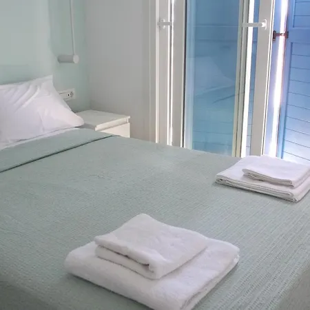 E&m Mykonos * Άνω Μερά