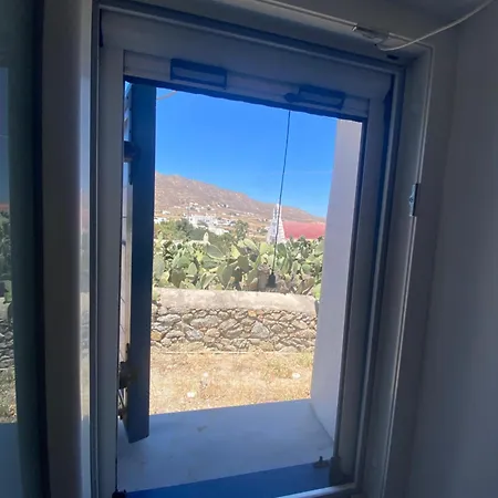E&m Mykonos * Άνω Μερά