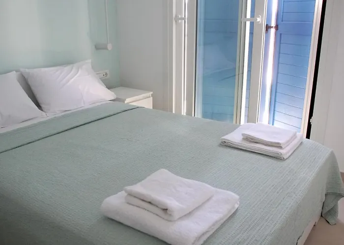 E&m Mykonos * אנו מרה