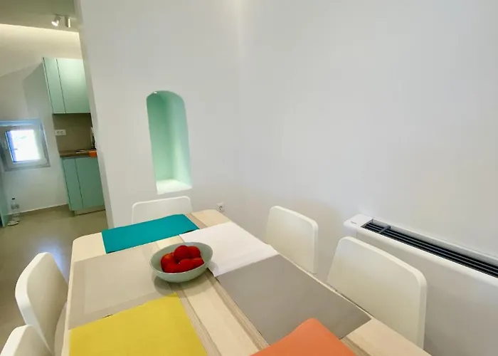 E&m Mykonos אנו מרה